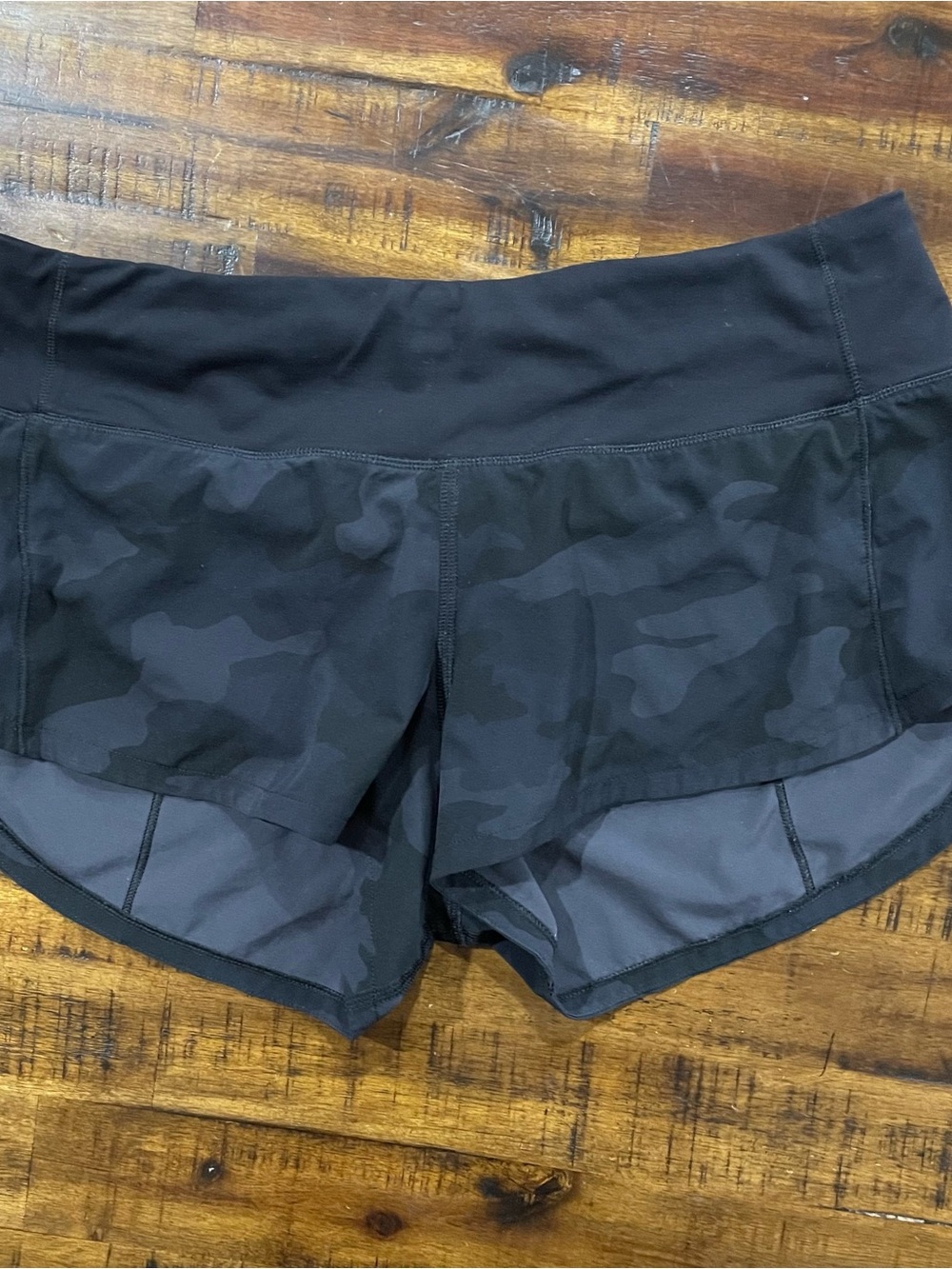 Lululemon Speed Up 2.5” Shorts Camo Size 4